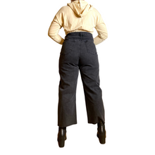 Load image into Gallery viewer, Cross Button Cropped Straight Leg Jeans
